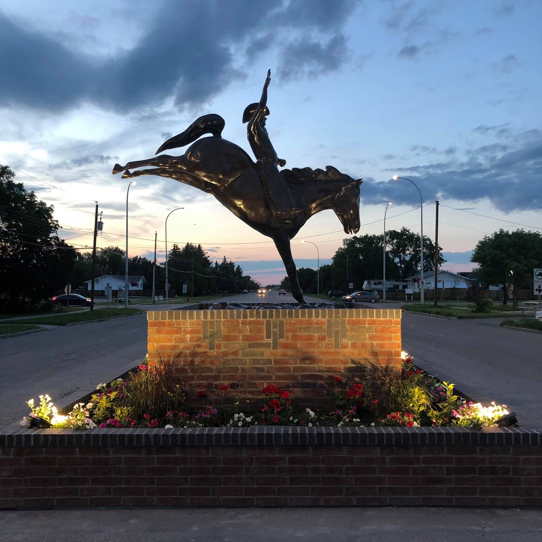 Exploring the Charms of Southern Alberta: A Guide to Living in Raymond