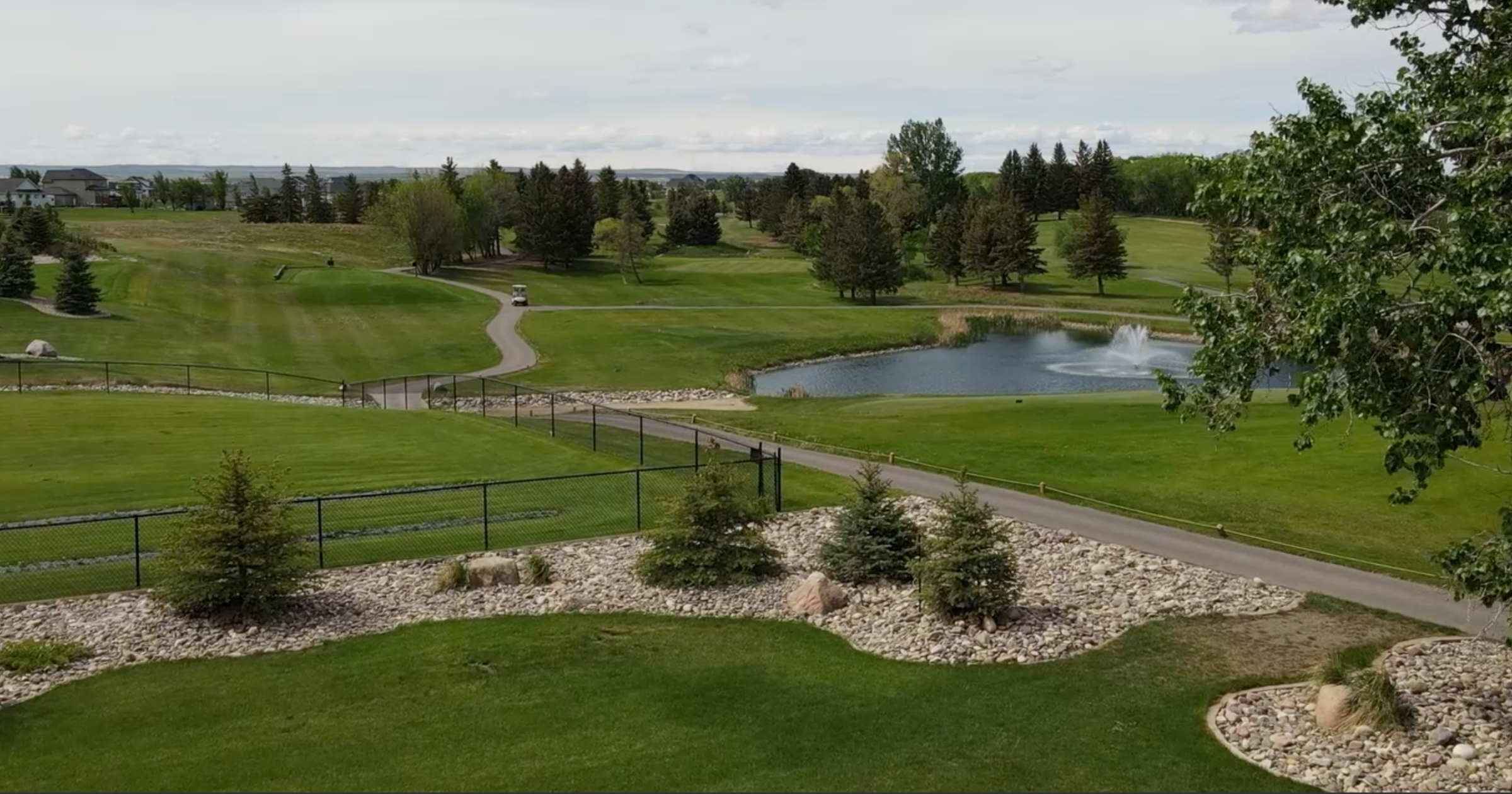 A Hole-in-One Investment: Why Living Beside a Golf Course is a Winning Choice